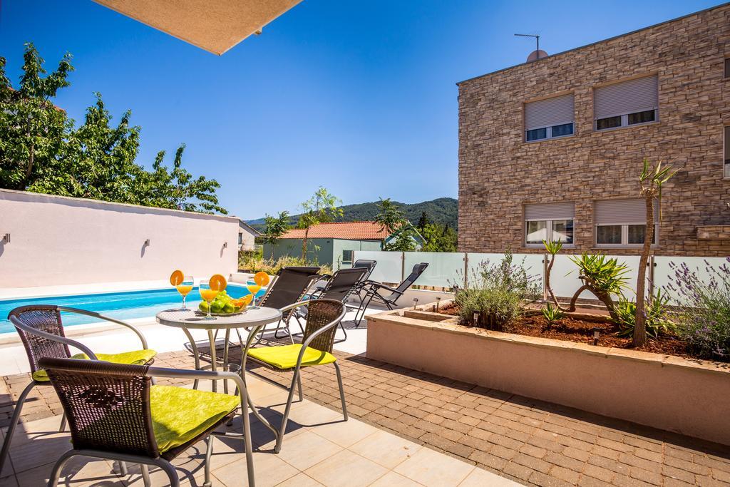 Apartment Falcon Старий Град Номер фото