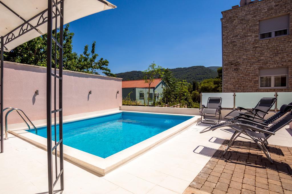 Apartment Falcon Старий Град Номер фото